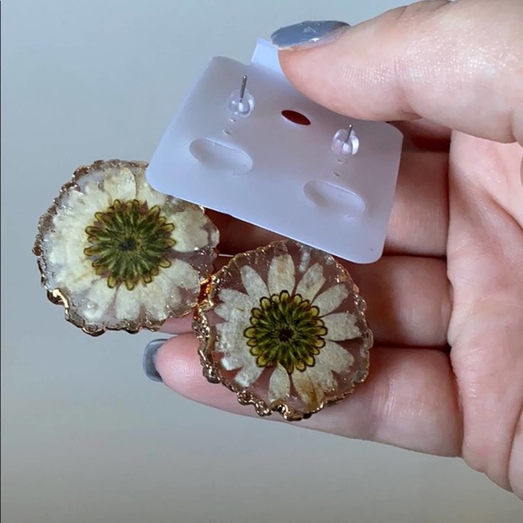 Pressed Flower Pendant Matching & Earring Set - Picture 8 of 8